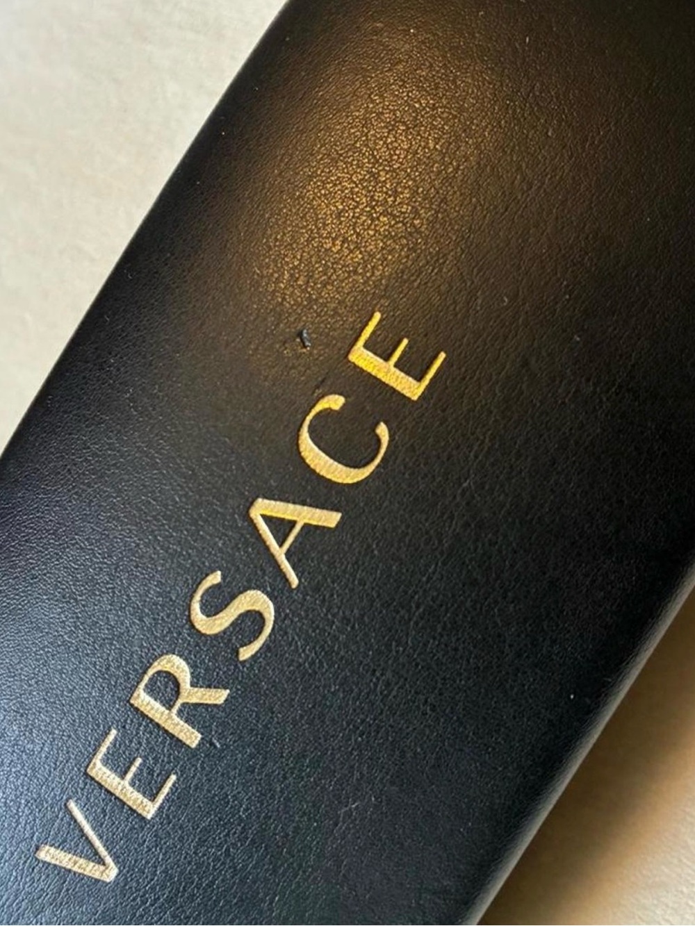 Versace black leather sunglasses hard case - Picture 7 of 8